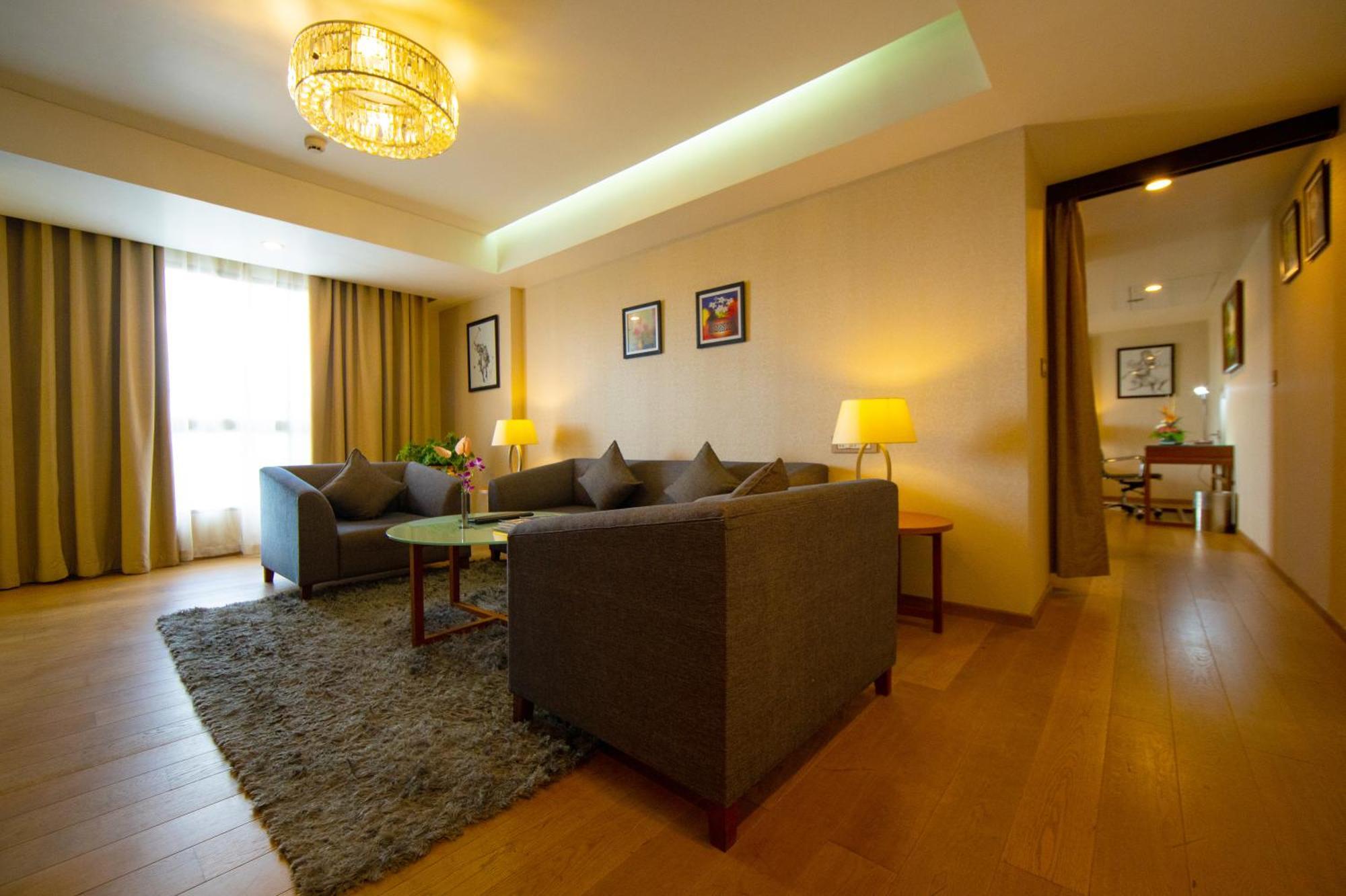 Classic Grande,A Member Of Radisson Imphal Exterior foto